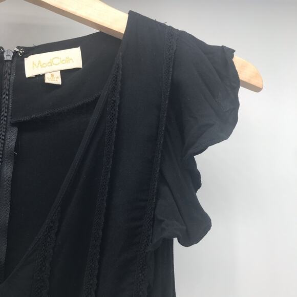 Modcloth Romper Womens Small Black Cap Sleeve V Neck Lace Pockets Shorts - Picture 4 of 8